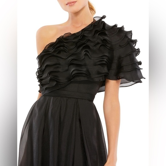 Ieena for Mac Duggal 26527 Ruffle Layered One Shoulder Gown in Black Size 6 NWT! - Picture 2 of 13